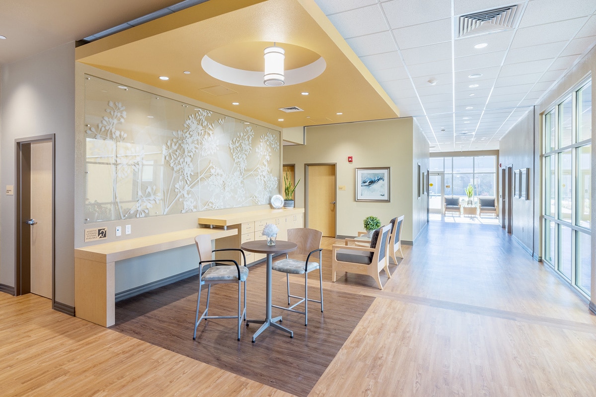 Central lobby and dining area